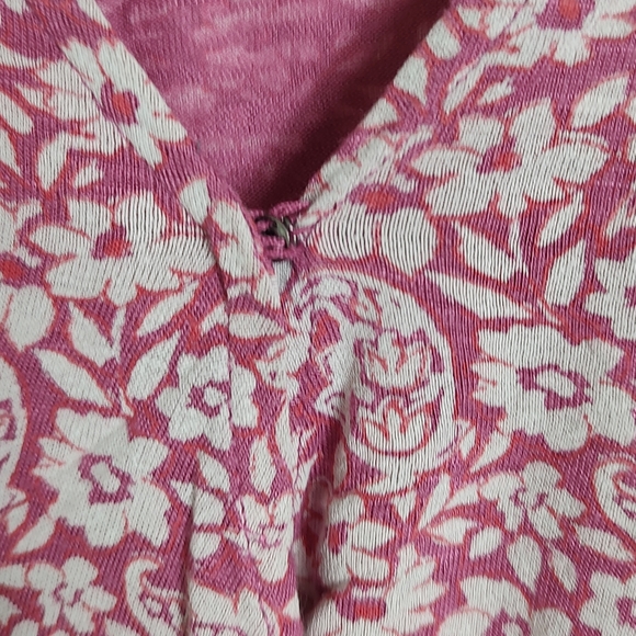 Lucky Brand Pink White Floral Print Top V-neck Short Sleeve Large - Picture 4 of 9